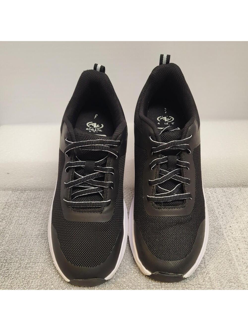Athletic Works lifestyle mesh jogger sneakers in black Women's Size 6 like new